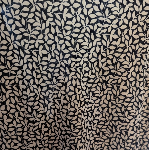 Ann Taylor size 6 black and white wrap dress - Picture 4 of 6